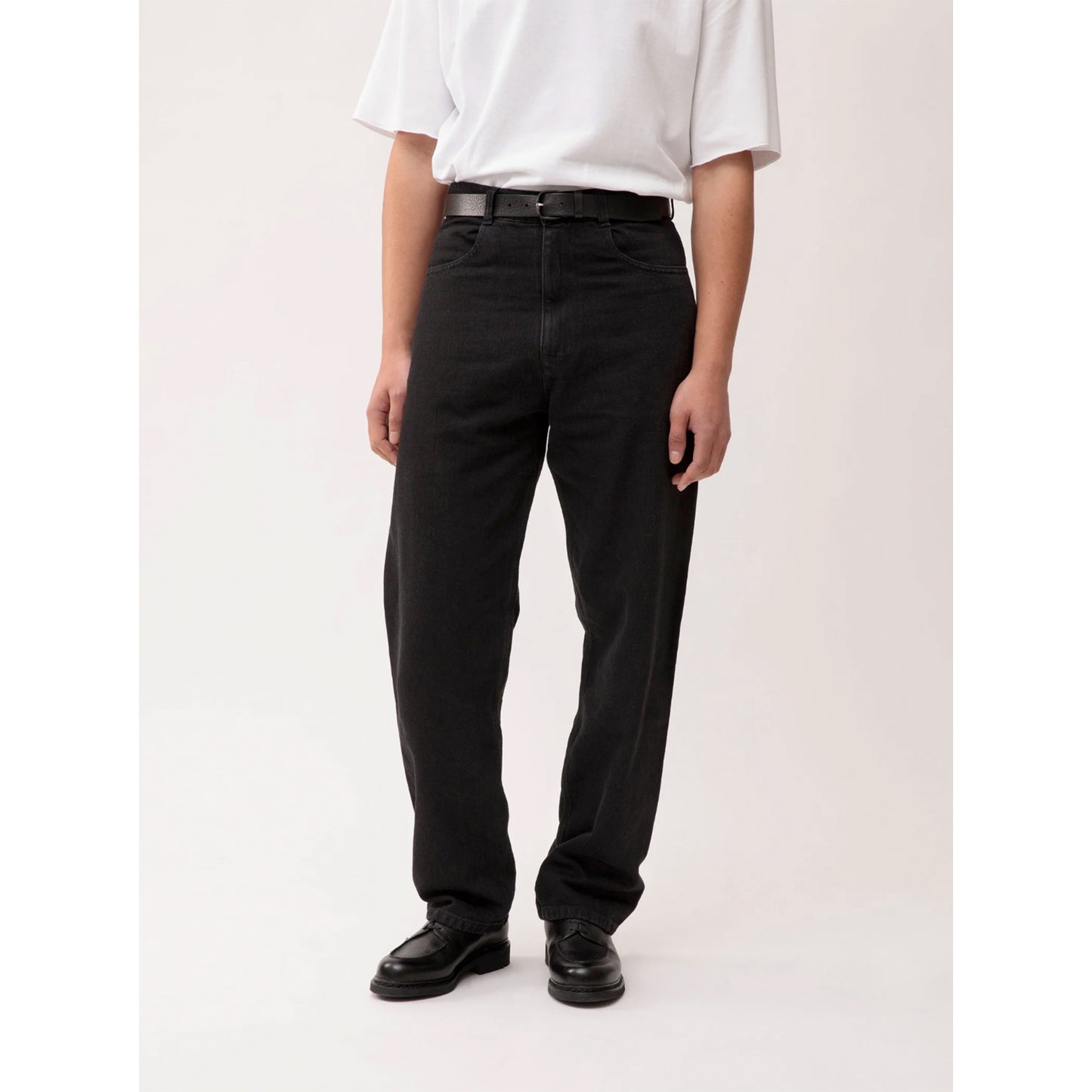 4 Pocket in Washed Black