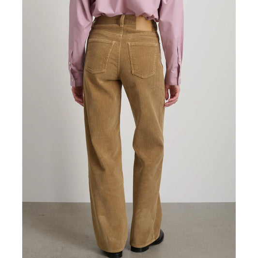Elissa Corduroy