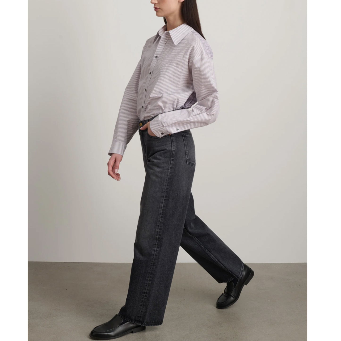 Elissa Jean in Stil Black