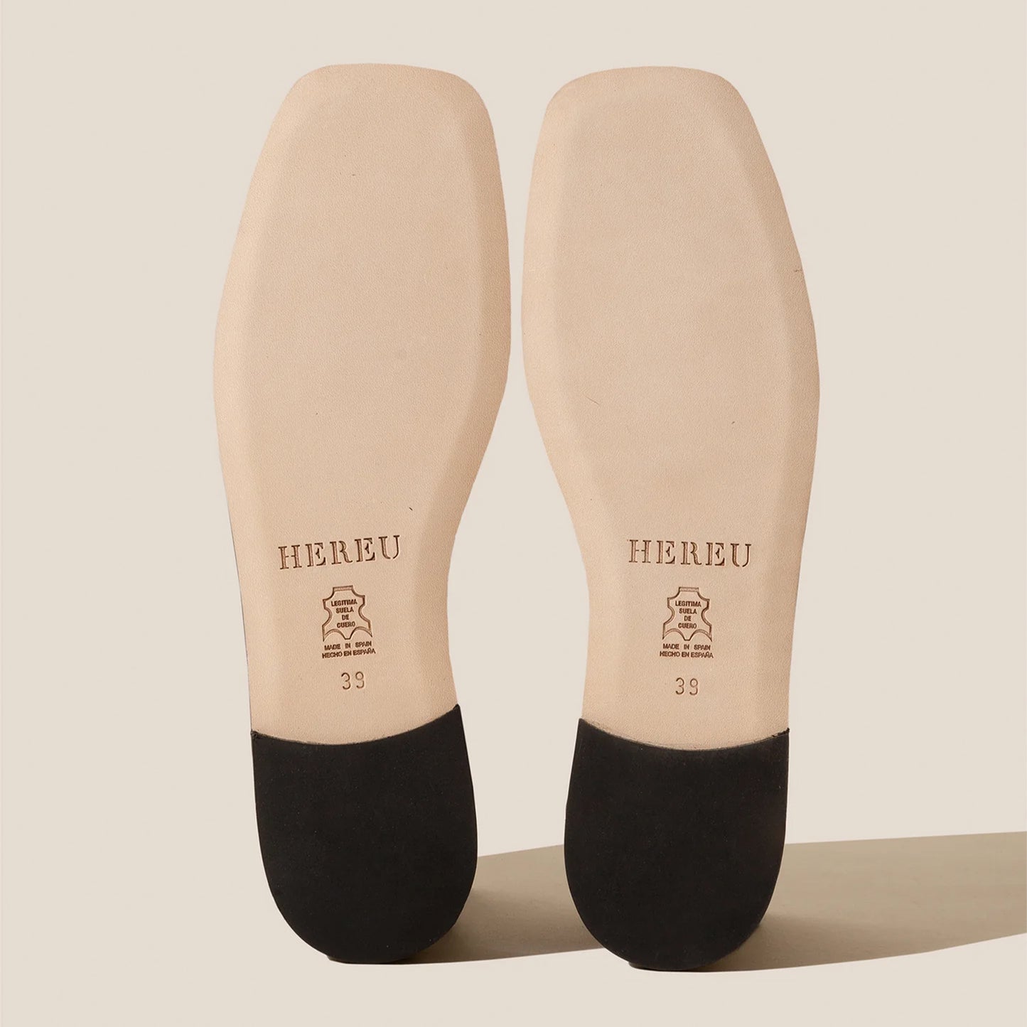 Llasada Front-Knot Pump in Ruby