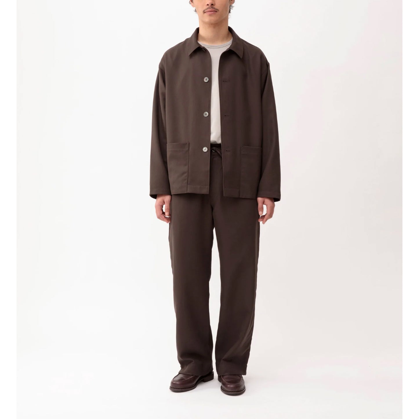 Repos J in Brown