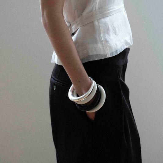 BLOWBLOW Bangle in Black Resin