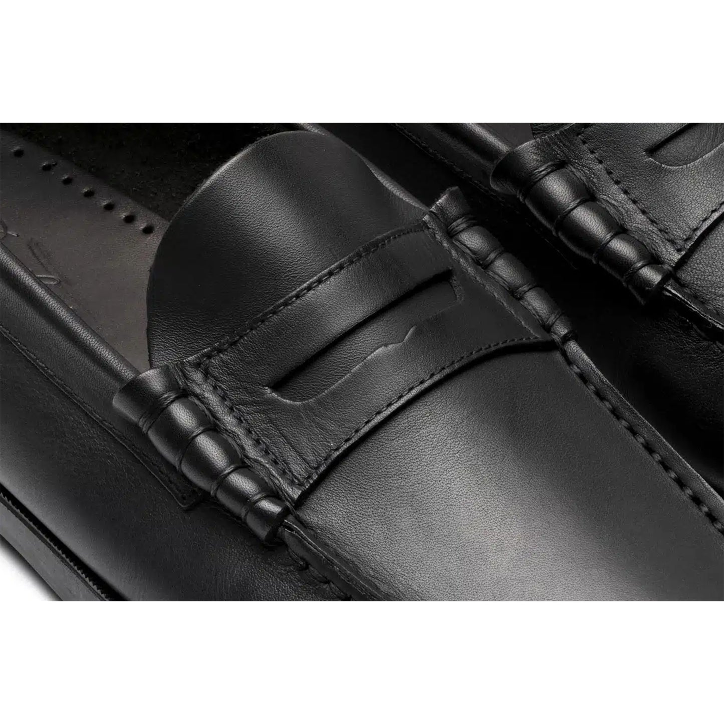 Coraux in Black Silk