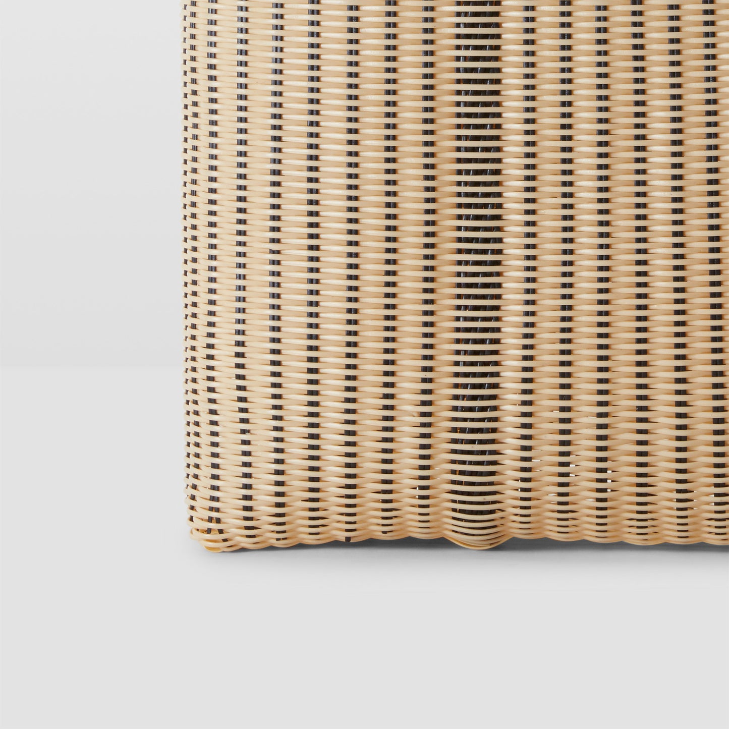 Edge Bicolor Large in Black + Cream