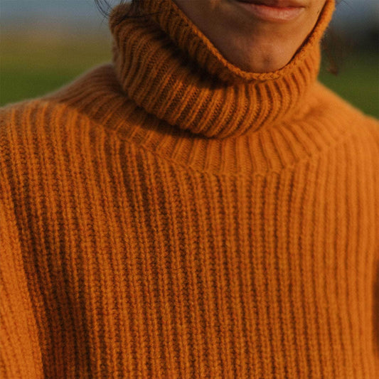 Mea Turtleneck in Clair Orange