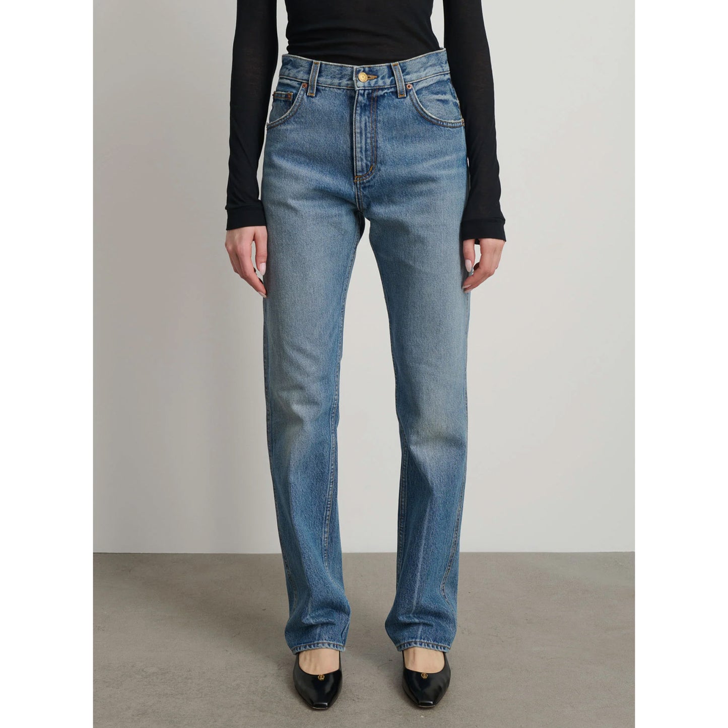 Mira Jean in Jane Wash