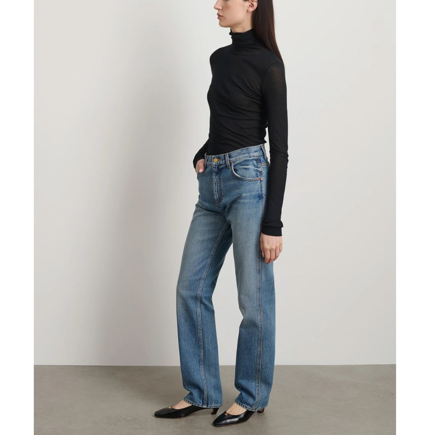 Mira Jean in Jane Wash