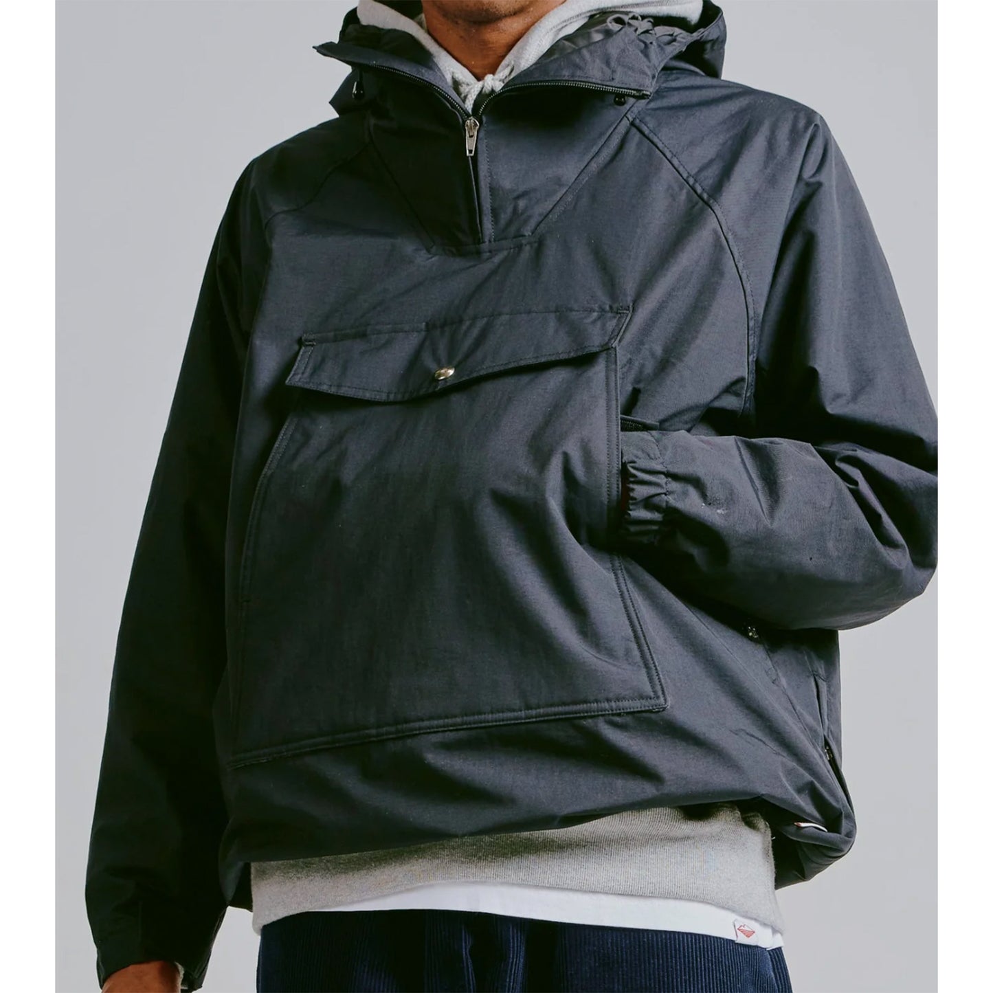 Scout Anorak in Black