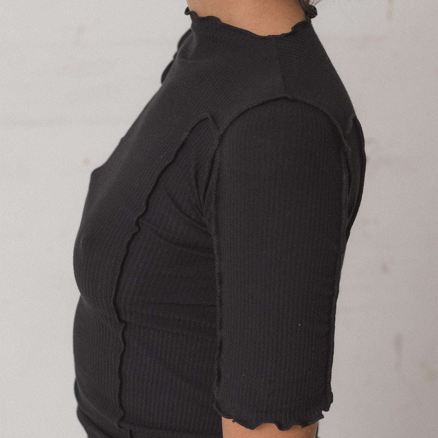 Omato 3/4 Sleeve in Black