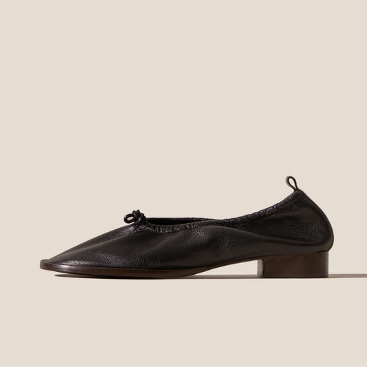 Puntera Mid Heel in Black