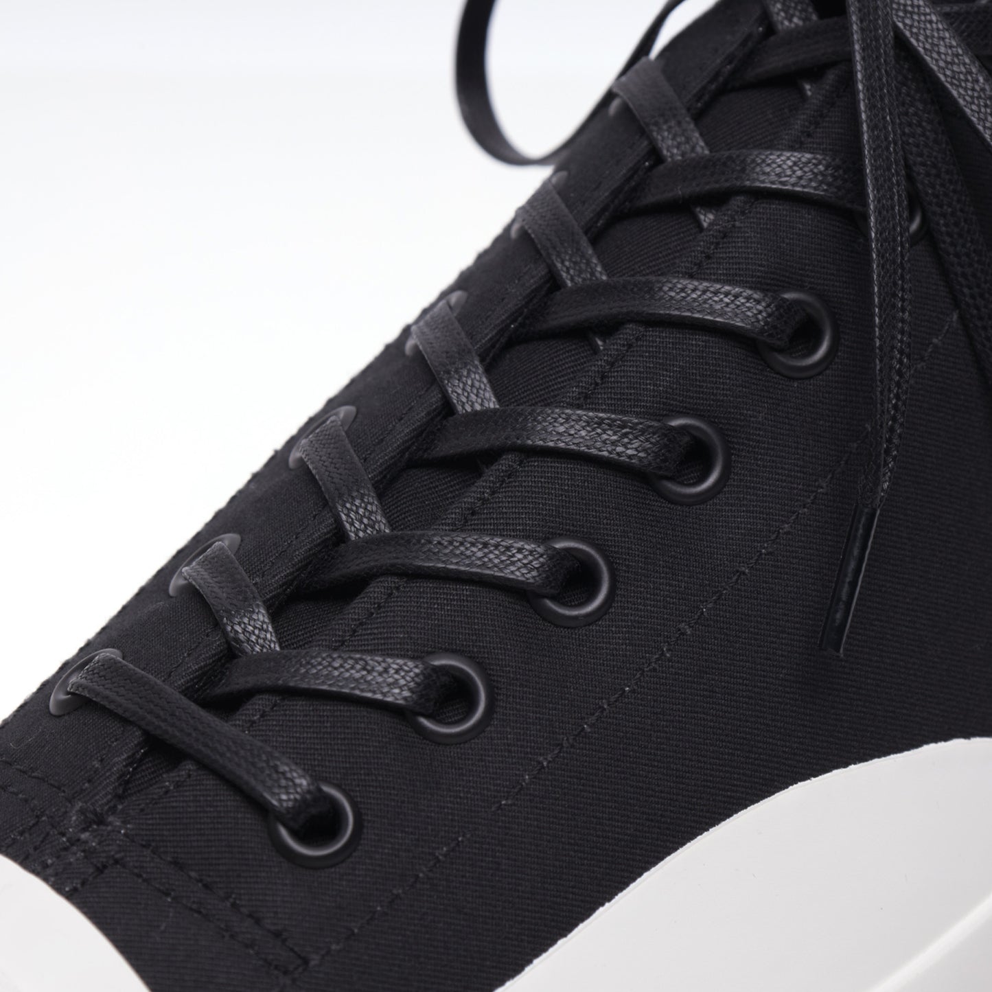 Sidewalk Shoe in Black