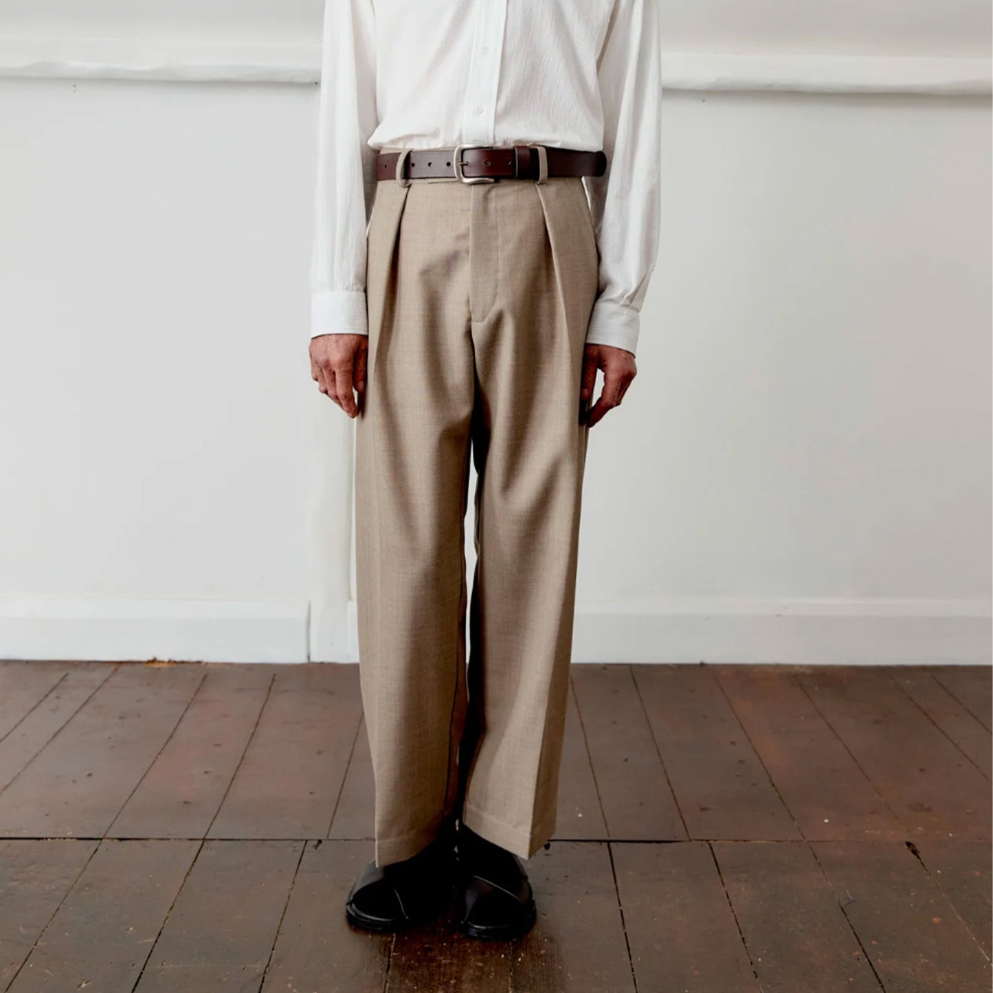 Pure New Wool Silas Trouser in Dark Beige