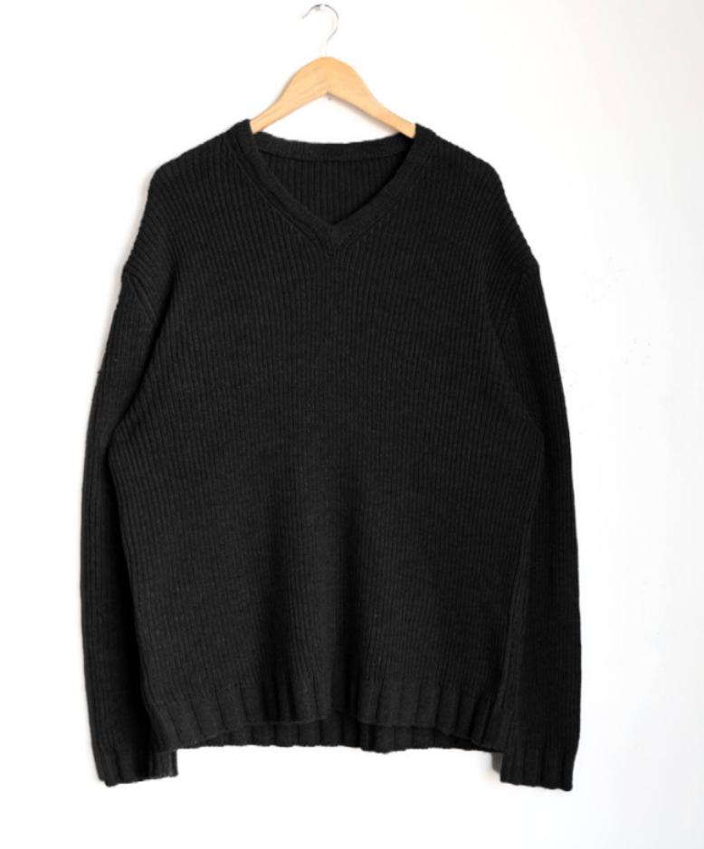 Wool Lounger V Neck in Back